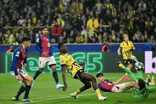 爱游戏网页版登录入口-欧洲足球豪门齐聚，热血拼搏在赛场上(欧洲足球豪门齐聚,热血拼搏在赛场上赢了吗)