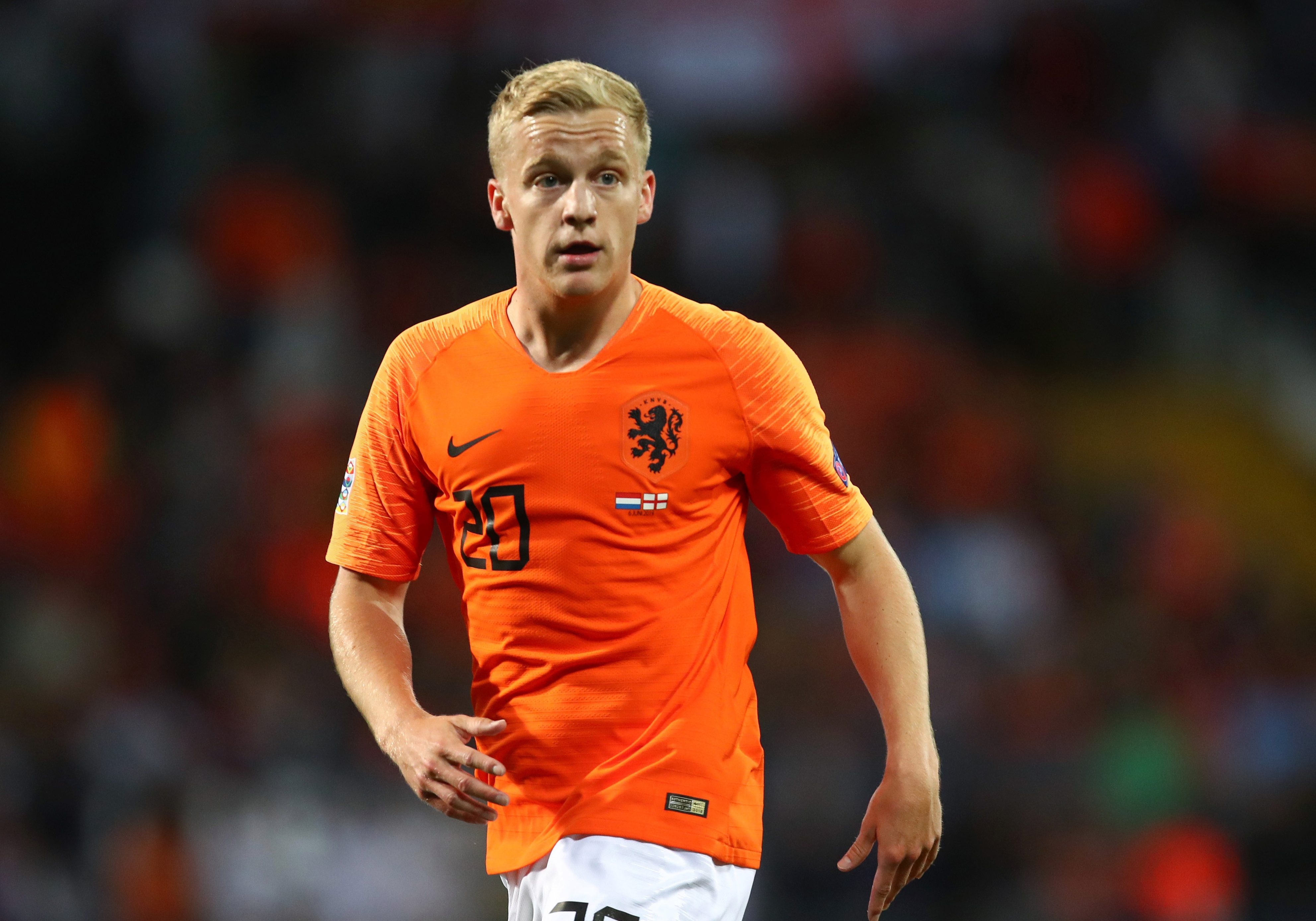 关于荷兰球星范戴克受伤缺席联赛将暂不出场的信息 关于荷兰球星范戴克受伤缺席联赛将暂不出场的信息