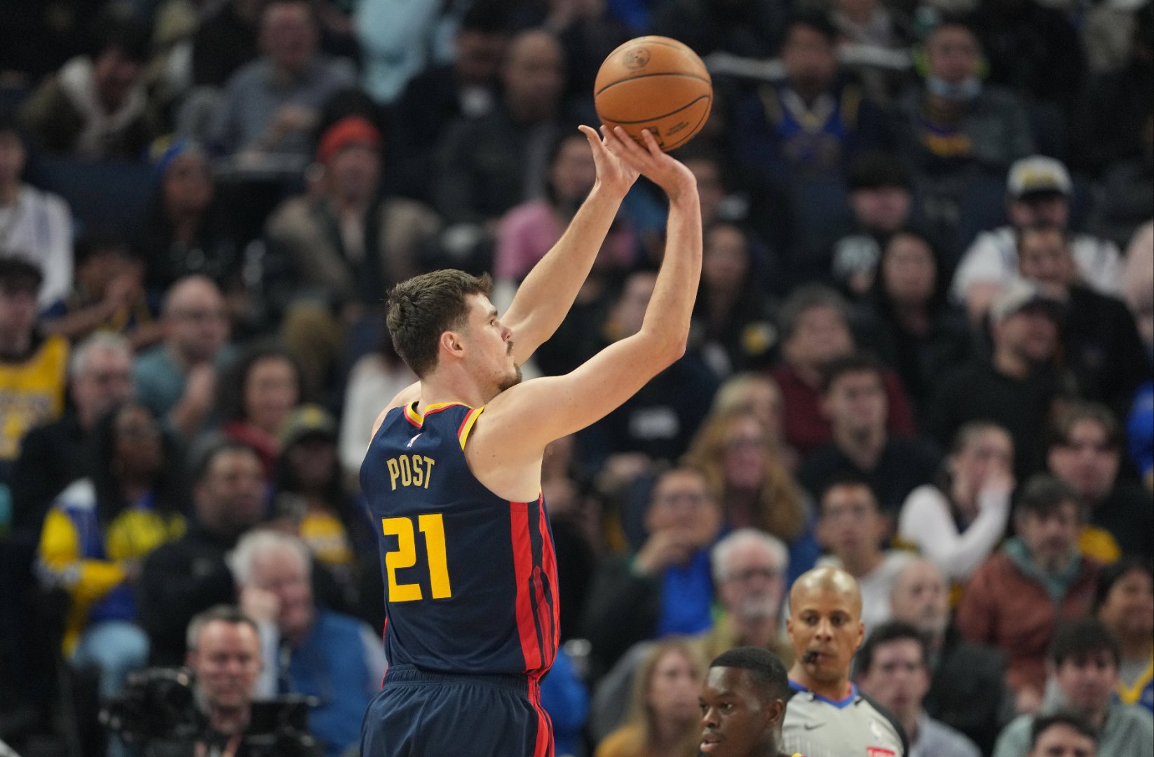 勇士队面对强敌,主帅强调团结拼搏的简单介绍 勇士队面对强敌,主帅强调团结拼搏的简单介绍