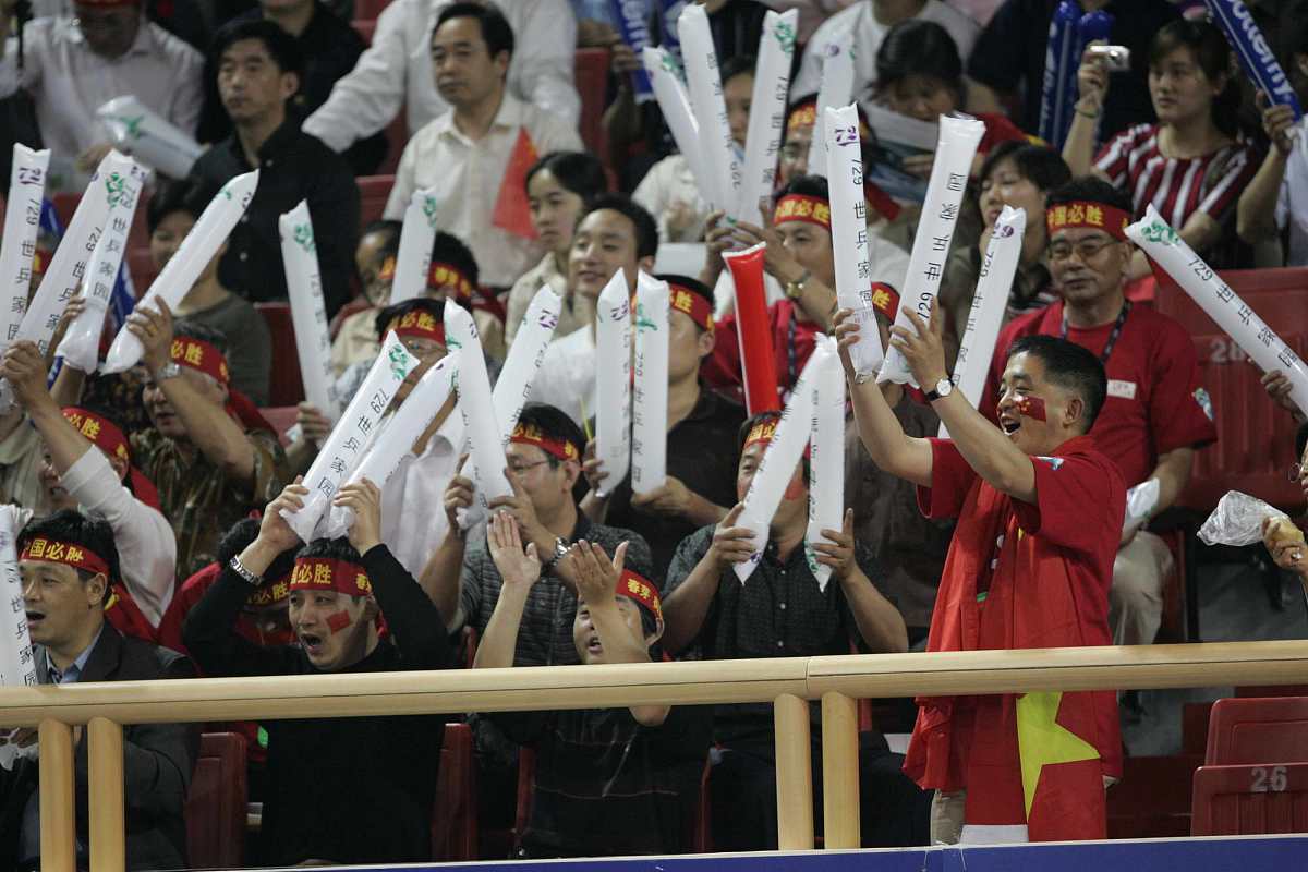 球队的团结拼搏赢得人们赞誉