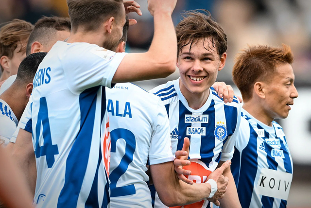 包含对华沙不敌马里博尔，波兰劲旅遭致命一击的词条