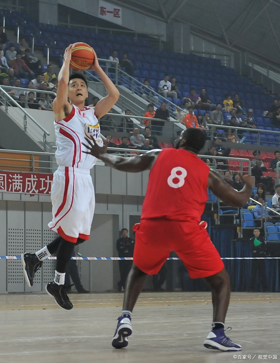 球员个人能力在职业篮球比赛中得到充分展现 球员个人能力在职业篮球比赛中得到充分展现