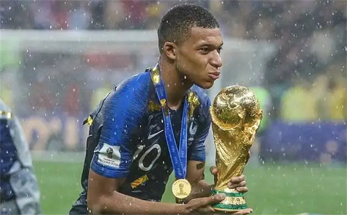 法国队在世界杯中展现出强大实力 法国队在世界杯中展现出强大实力