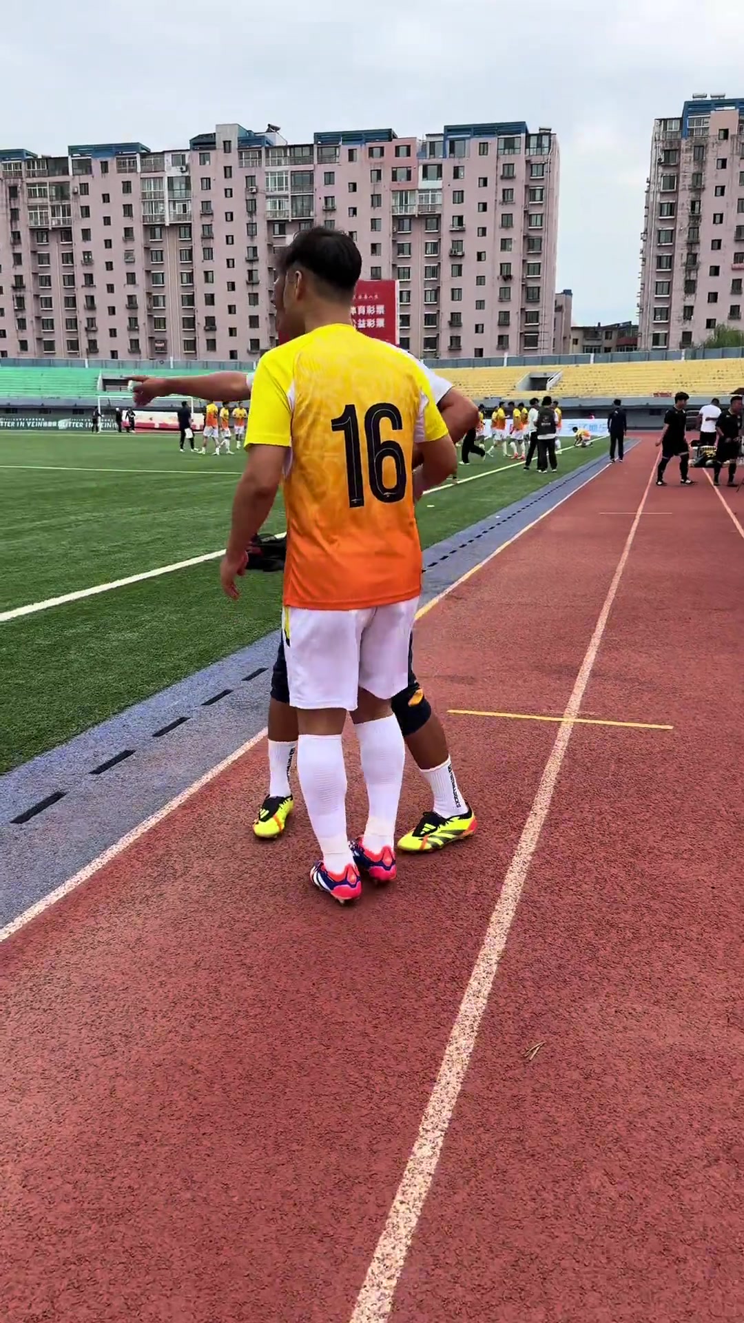 激动人心的足球赛事让人沉浸其中 激动人心的足球赛事让人沉浸其中