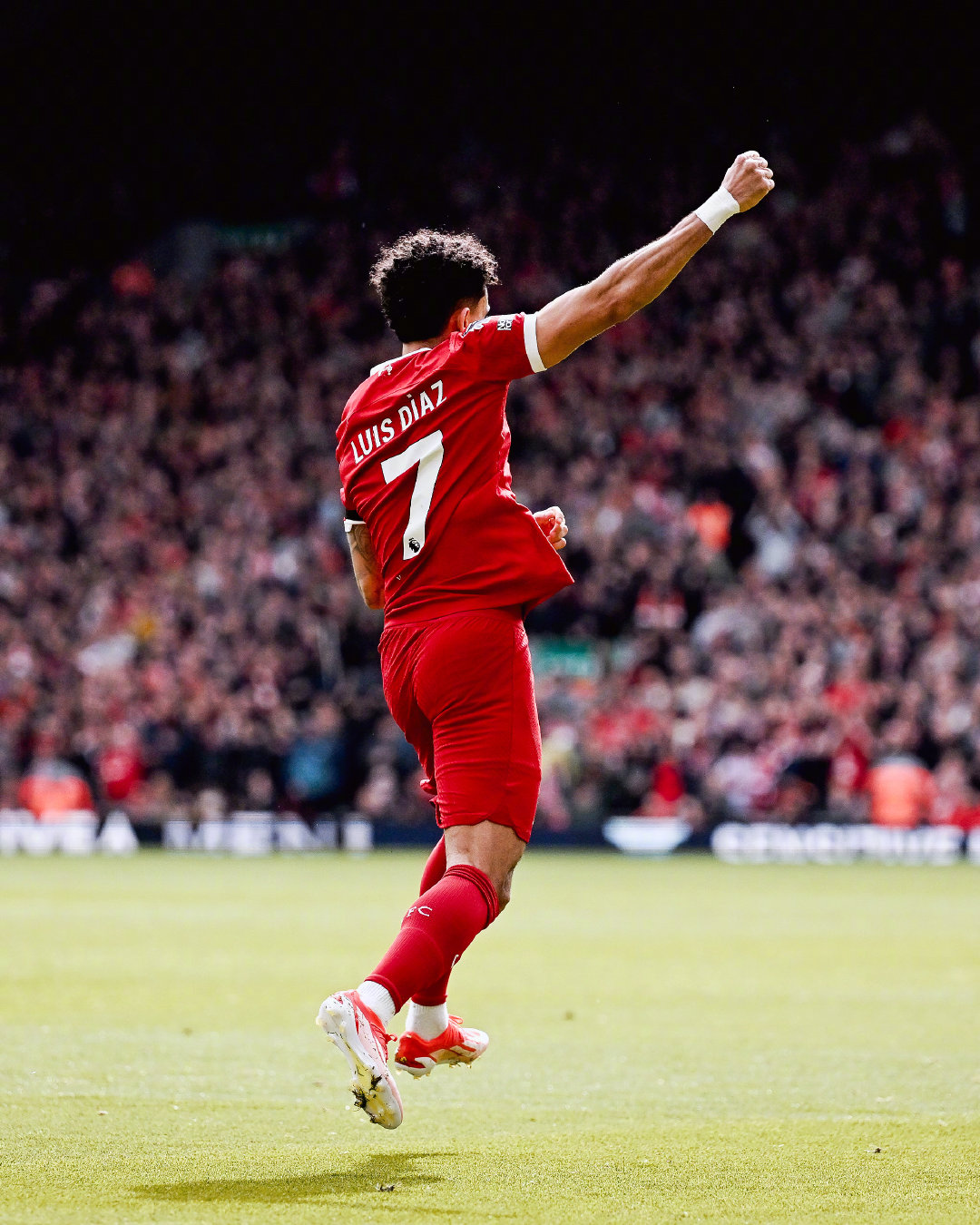 利物浦击败布莱顿,继续领跑英超积分榜 利物浦击败布莱顿,继续领跑英超积分榜