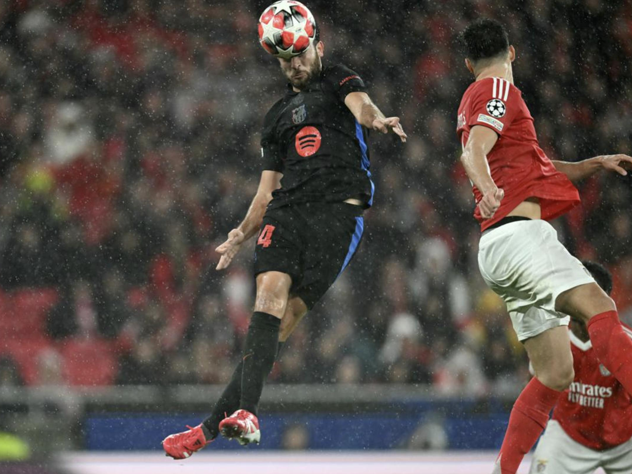 赫塔菲门将华丽扑救,力保球队零封对手的简单介绍 赫塔菲门将华丽扑救,力保球队零封对手的简单介绍