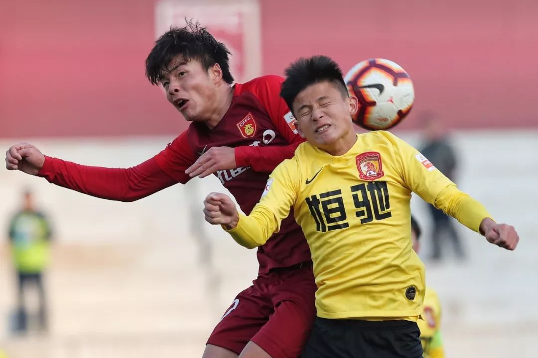 爱游戏体育平台-重庆斯威备战周末比赛，期待在主场拿下三分的简单介绍